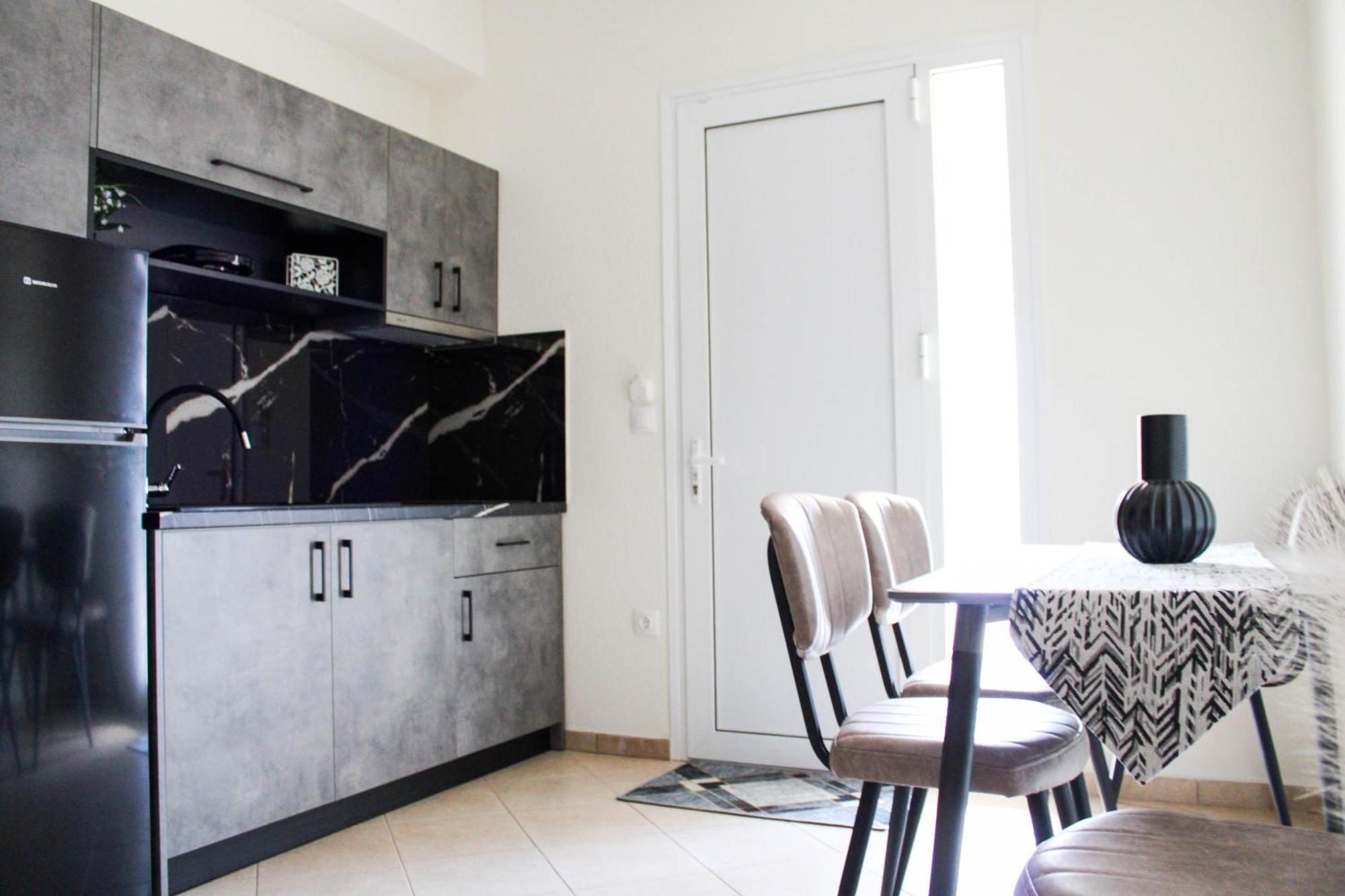 ניקיטי Comfy Apartments מראה חיצוני תמונה
