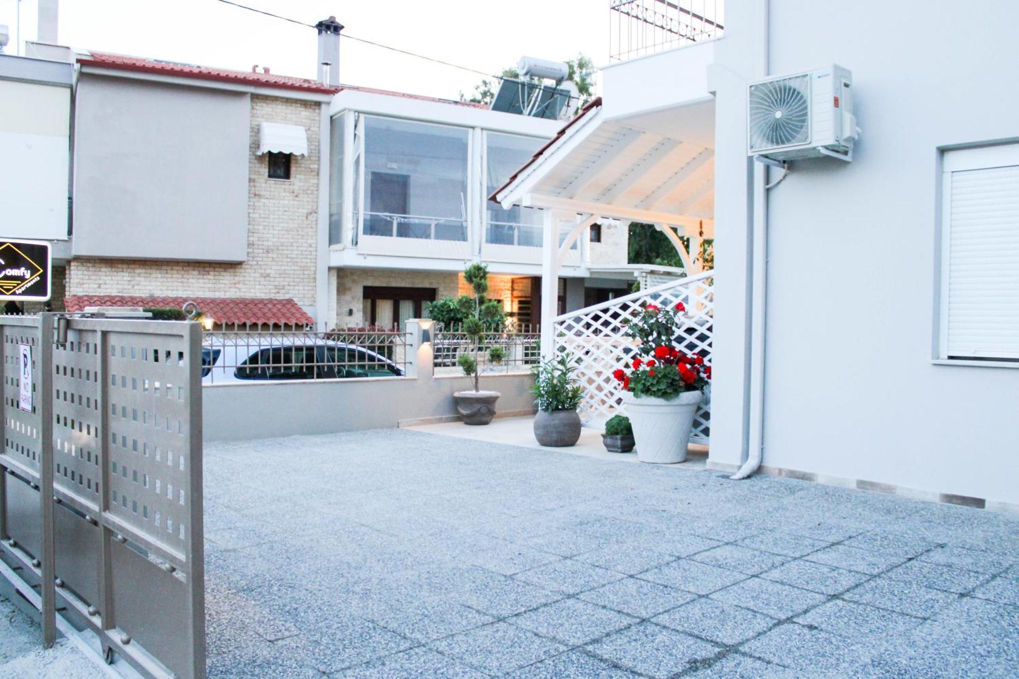 ניקיטי Comfy Apartments מראה חיצוני תמונה