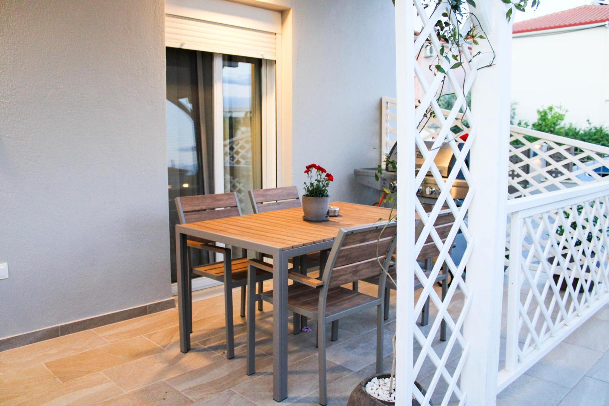 ניקיטי Comfy Apartments מראה חיצוני תמונה