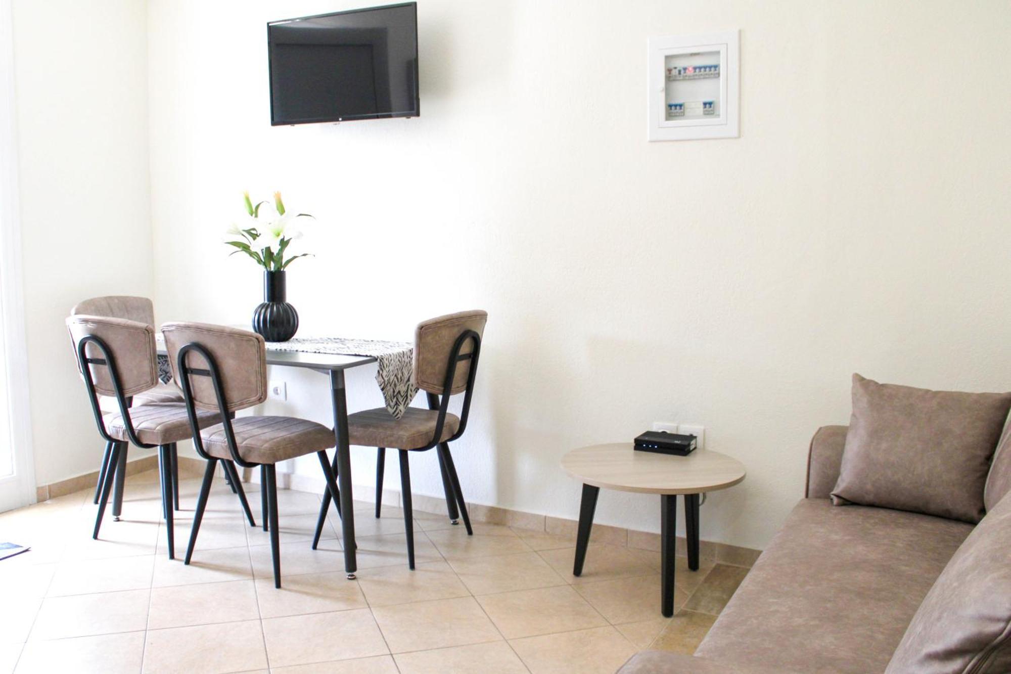 ניקיטי Comfy Apartments מראה חיצוני תמונה